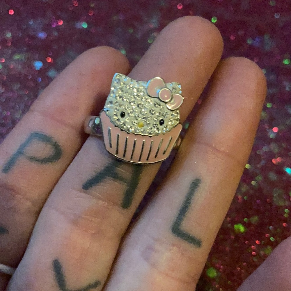 Swarovski hello kitty ring